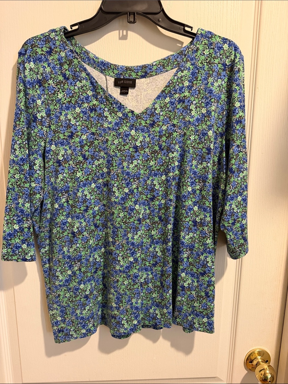 J. Jill Blue & Green Floral V-Neck Long Sleeve Tee